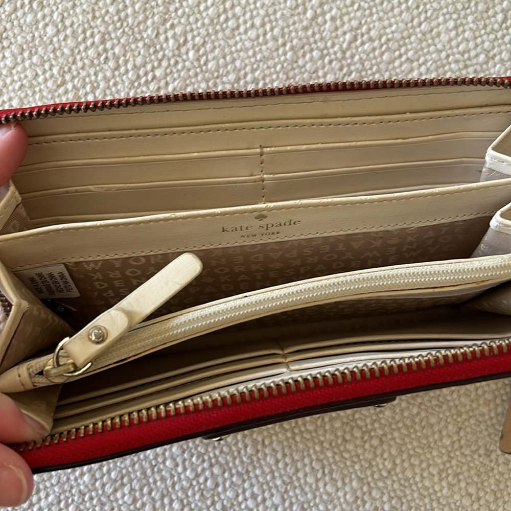 Kate Spade wallet - Picture 2 of 4